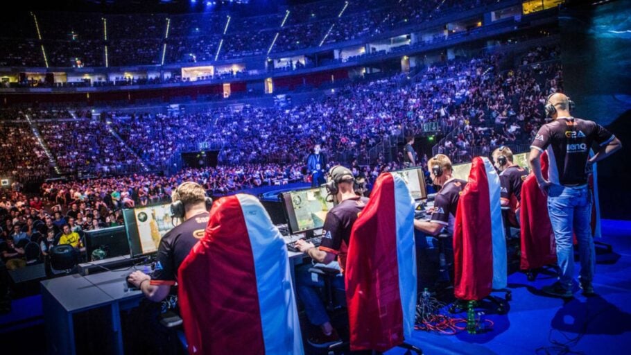 Which esports game formats fit between streams and matches