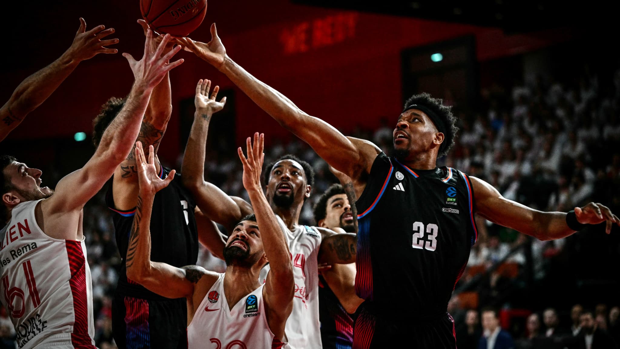 How-Bettors-Analyze-These-Tight-Races
